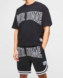 Conjunto Deportivo Informal de 2 Piezas, Pantalones Cortos de Baloncesto Holgados y Transpirables con Estampado Veraniego, Color Negro - Product Image 1