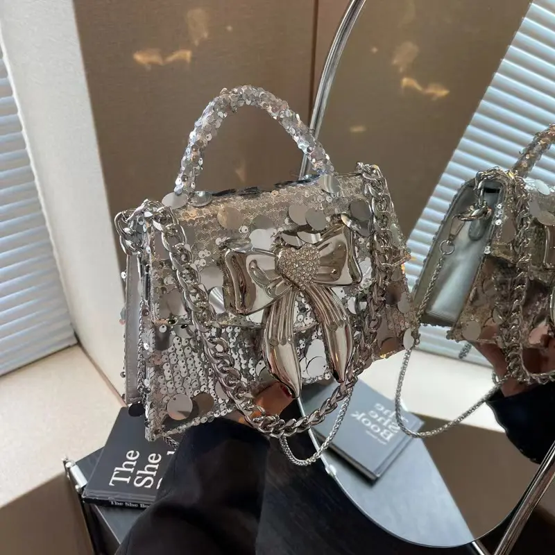 패션 트렌드 대용량 나비 넥타이 크로스 바디 가방 여성 지갑 럭셔리 반짝이 장식 조각 bowknot 소녀 핸드백