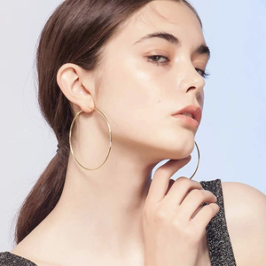 Boucles d'oreilles chirurgicales en acier inoxydable pour femmes, <span class=keywords><strong>de</strong></span> haute qualité, hypoallergéniques, en forme <span class=keywords><strong>de</strong></span> <span class=keywords><strong>cartilage</strong></span>, plaqué or, légères et à grande cerceau, 1 pièce - Product Image 4