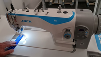 La machine à coudre à entraînement direct Jack H2-CZ est extrêmement durable et capable de coudre jusqu'à 10 couches de cuir moyen à léger.