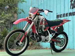 Motocyclettes tout-terrain à essence CRM250 <span class=keywords><strong>d</strong></span>'<span class=keywords><strong>occasion</strong></span>, motos <span class=keywords><strong>de</strong></span> rue et VTT - Product Image 3