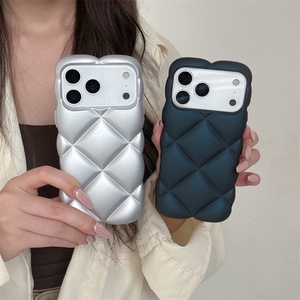 Funda de TPU Esmerilada con Burbujas para iPhone 17 Air 16 Pro Max, Diseño Ondulado a Cuadros, Carcasa Mate Antichoque - Product Image 5