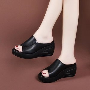 Nuove <span class=keywords><strong>Ciabatte</strong></span> Comode da Donna 2026 <span class=keywords><strong>con</strong></span> Suola Morbida Antiscivolo e Sandali <span class=keywords><strong>con</strong></span> <span class=keywords><strong>Zeppa</strong></span> a Punta Aperta - Product Image 1