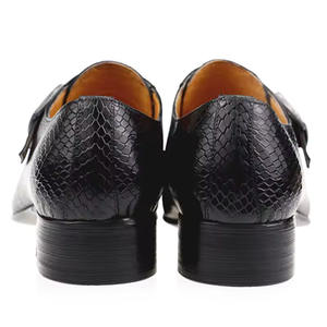 รองเท้าแต่งงานสั่งทำพิเศษ รองเท้าโลฟเฟอร์ทำมือ ลายพิมพ์ลายงู - Product Image 3