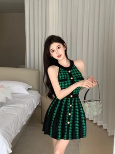 Robe Courte d'Été Sans Manches pour Femme, Col Halter, Coupe Moulante, Plissée, Évasée, pour Soirée ou Tenue Décontractée, Taille Unique - Product Image 3