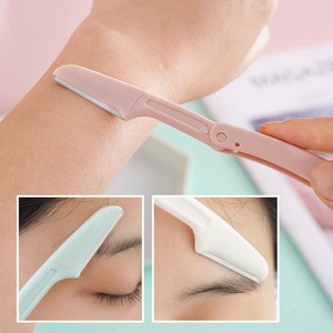 Maquinilla de afeitar plegable para cejas, segura y resistente a los arañazos, juego de herramientas de maquillaje de 3 piezas con cuchilla macro para principiantes. - Product Image 4
