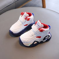 Nouvelles Chaussures Enfants 2026 Automne Nouvelles Baskets pour Enfants Mode LED Chaussures Décontractées Lumineuses Tendance Filles Chaussures Pour Enfants