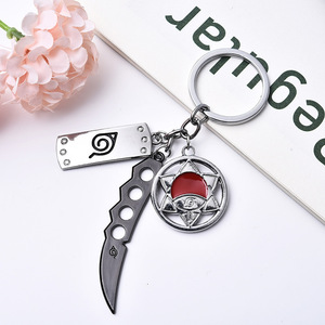 Porte-clés Thème Anime Ninja avec Breloques Nuage Rouge, <span class=keywords><strong>Shuriken</strong></span> et <span class=keywords><strong>Kunai</strong></span> – Anneau Porte-clés en Métal pour Fans d'Anime – Cadeau – Vente en Gros Fabricant - Product Image 4