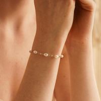 Bracelet de mariée en argent avec perles délicates, bracelet minimaliste, cadeau pour demoiselle d'honneur, bijoux de mariage, bracelet perlé avec perles blanches