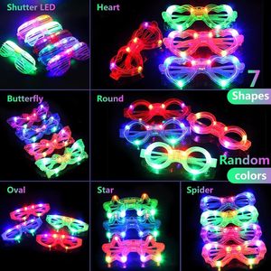 Gafas LED con Forma de Corazón, con Pilas, para Fiestas Navideñas, con Luz Intermitente, para Uso en Interiores, de Plástico, para Fiestas, Cumpleaños Infantiles - Product Image 5