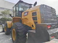 Chargeuse sur pneus multifonction XC958 avec plusieurs accessoires optionnels pour la rénovation des terres agricoles et les travaux de réparation des pentes