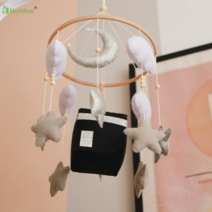 Mobile musical islamique personnalisé en bois pour berceau, avec chansons du Coran et Kaaba, cadeau de naissance neutre pour bébés de 0 à 12 <span class=keywords><strong>mois</strong></span> - Product Image 3
