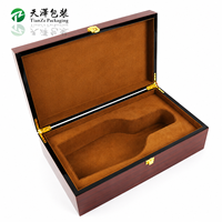 Boîte cadeau en bois mat fait main à charnières pour une bouteille de vin, étui de présentation en bois personnalisé avec doublure en velours pour whisky et brandy