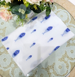 Mantel de Algodón Blanco Vietnamita Personalizado con Bordado de Pez en Azul para Bodas, Uso en Hogar/Hotel/Restaurante - Product Image 4