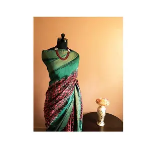 Munga Silk Saree Hand Block Printed Pink and Green Pure Loomed de la mejor calidad para ropa de fiesta a la venta para mujer - Product Image 1