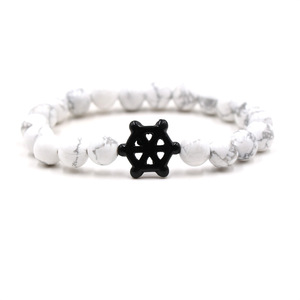 Bracelet en pierres naturelles, turquoise blanche, œil de tigre, breloque roue de bateau noire, vente en gros - Product Image 3