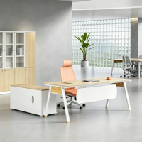 Bureau de direction moderne et minimaliste en chêne E0 avec armoire de rangement et chaise de bureau