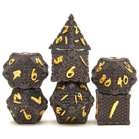 Ensemble de dés RPG D&D en métal écologique avec logo personnalisé gravé, design écailles de dragon D20 D12 D10 D8 D6 D4