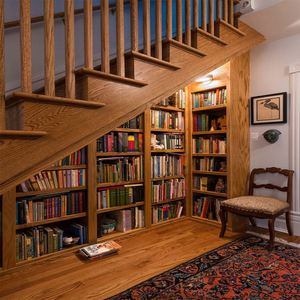 Armoires sous escalier en bois de style américain sur mesure pour villa - Product Image 1