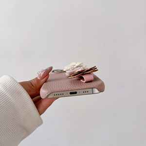 Custodia per telefono rigido in pelle Soft Touch per iPhone 11 12 <span class=keywords><strong>13</strong></span> 14 15 16 <span class=keywords><strong>Pro</strong></span> <span class=keywords><strong>Max</strong></span> 16E 3D Flowers cinturino da polso <span class=keywords><strong>Cover</strong></span> Girly - Product Image 5