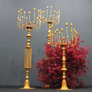 Candelabro elegante in oro da sposa per <span class=keywords><strong>il</strong></span> candelabro in metallo Vintage portacandele decorazione per la casa - Product Image 2
