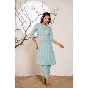 Vente chaude traditionnel indien coton Kurti ensemble avec broderie dames Kurta pour l'été en gros à Surat Inde en gros - Product Image 3