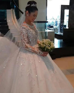 Nouvelle robe de mariée à manches longues, en dentelle, style européen et américain, avec strass et grande traîne - Product Image 4