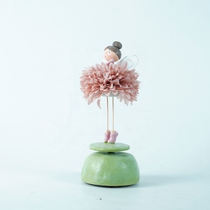 Décorations de bureau créatives en résine nouvelle maison elfe danse fleur <span class=keywords><strong>fée</strong></span> avec cloche de musique cadeau de vacances Sculpture modèle - Product Image 4