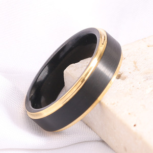 Anillo de Carburo de Tungsteno con Borde Dorado Negro de 46.8mm, Anillo de Boda para Hombre con Diseño Geométrico - Product Image 3