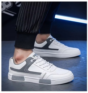 Nouvelles chaussures respirantes de printemps pour homme, tendance étudiante, assorties à toutes les tenues, chaussures plates décontractées pour homme - Product Image 6