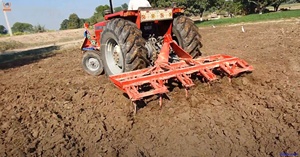 รถแทรกเตอร์ดีเซล Massey Ferguson พร้อมผานไถติดตั้ง และชุดเกียร์มอเตอร์ปั๊มประสิทธิภาพสูง - Product Image 3