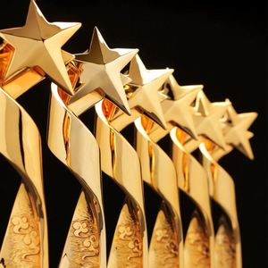 Hot Selling Unique Design, Gold Color Crystal <b>Star</b> Shape Trophy for Souvenir Gift/ - Product Image 3