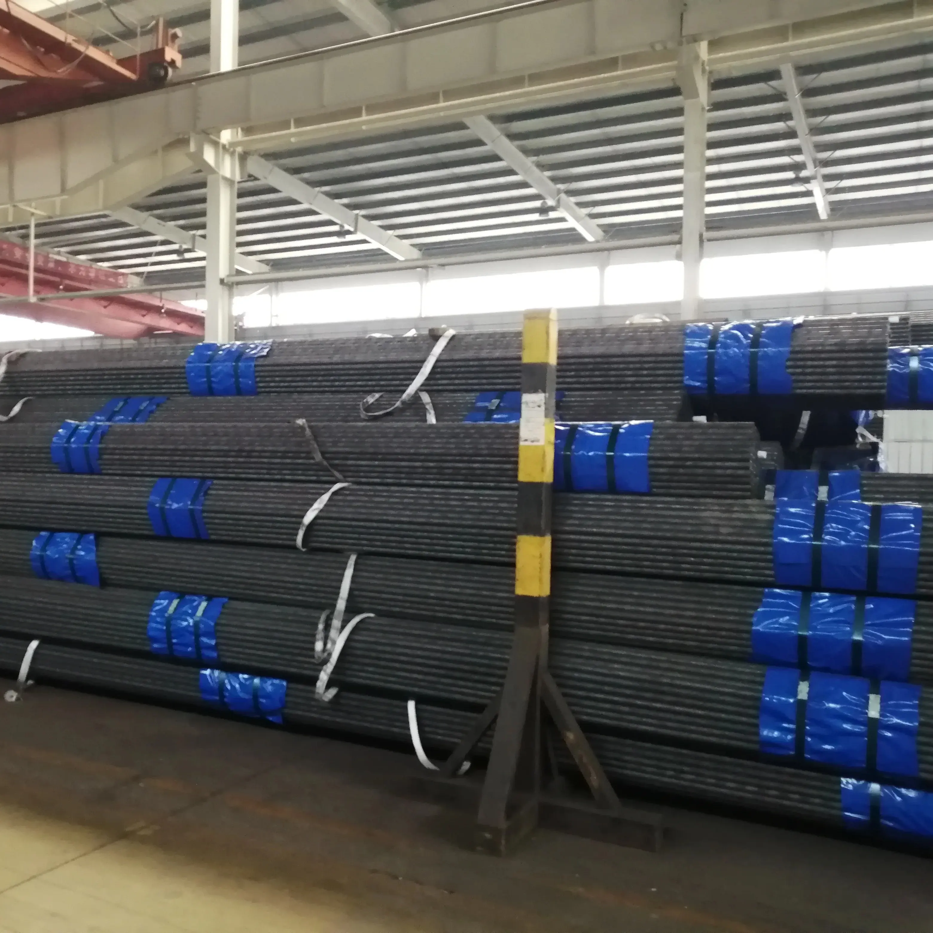 Seamless steel tube for automobile axle bushing