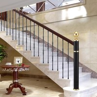 Balustrade d'escalier moderne en fer forgé sur mesure, avec poteau en fer à motif festonné et tourillon de balustrade de balcon, pour projets de construction