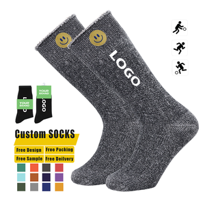 Chaussettes en coton chaud d'automne de haute qualité, tricotées, motif de visage souriant brodé, chaussettes de travail personnalisées - Product Image 1