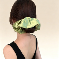 Vente en gros de chouchous en satin vintage surdimensionnés, unis, de luxe et élégants, grands élastiques pour cheveux, accessoires de mode pour femmes