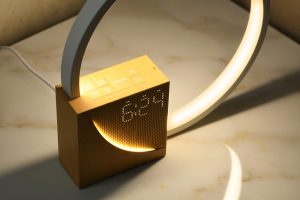 <span class=keywords><strong>2025</strong></span> mới Hiện Đại Đèn cạnh giường ngủ với cảm ứng Dimmer trắng tự nhiên tiếng ồn thời gian hiển thị USB đầu ra sạc ấm trắng đêm đèn - Product Image 2