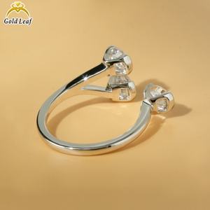 Anillo de Plata S925 con Piedra de Moissanita Redonda en Forma de D VVS de Goldleaf Jewelry - Product Image 4