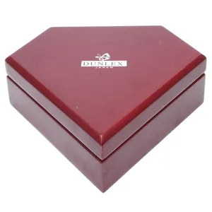 Polygone irrégulier boîte en bois rouge