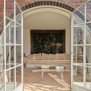 <span class=keywords><strong>Porte</strong></span> <span class=keywords><strong>d</strong></span>'<span class=keywords><strong>entrée</strong></span> pivotante de style français en forme <span class=keywords><strong>d</strong></span>'arche avec cadre en tube <span class=keywords><strong>d</strong></span>'acier et design de grille <span class=keywords><strong>pour</strong></span> villa - Product Image 2