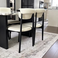 Chaise de salle à manger moderne minimaliste, imperméable et stable, avec dossier incurvé, structure en bois et revêtement en cuir microfibre pour la maison, le bureau et l'hôtel