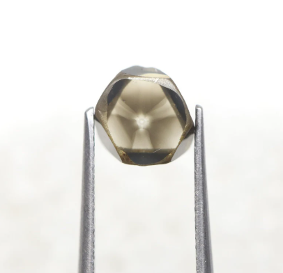 สีน้ำตาล