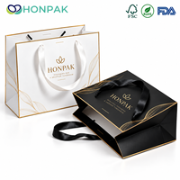Sac shopping en papier HONPAK personnalisé avec poignée en ruban, sac cadeau blanc pour boutique avec logo en feuille d'aluminium pour emballage de produits de beauté