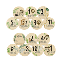 Panneau d'annonce de naissance Hello World, plaque ronde moderne en bois gravé, carte de jalons de développement du bébé