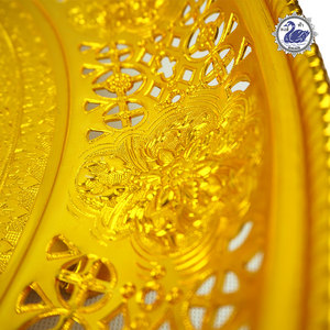 อุปกรณ์เสริฟรุ๊ตตี้ถาดกลมแบบเจาะรูขนาด42ซม. วัสดุอลูมิเนียมสีทองจากประเทศไทย - Product Image 4