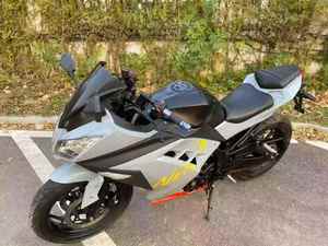 Motocicleta Deportiva <span class=keywords><strong>Kawasaki</strong></span> <span class=keywords><strong>Ninja</strong></span> 250 <span class=keywords><strong>A2</strong></span> con Licencia, 250cc, Motor Bicilíndrico en Paralelo, Refrigeración por Agua, 35HP, Frenos ABS, Embrague Deslizante - Product Image 2