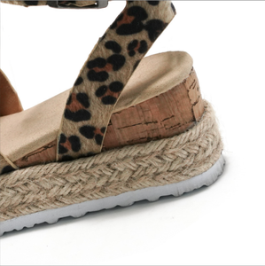Nuevas Sandalias de Tiras para Niñas, Sandalias con Estampado de Leopardo para Niños en Europa, Sandalias Casuales con Plataforma y Tacón para Exteriores - Product Image 3