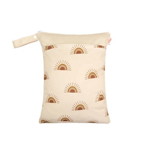 도매 맞춤형 라벨 더블 지퍼 큰 무지개 재사용 방수 기저귀 가방 젖은 가방 보육 - Product Image 5