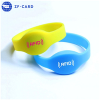Bracelets en silicone personnalisés 13.56mhz Bracelets Vente en gros Nfc Digital Smart Business pvc RFID porte-clés fournisseur