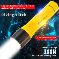 Lampe de plongée industrielle rechargeable P100 IP68 étanche 200-300M 1800 Lumens 5500K LED à faisceau spot pour la plongée sous-marine